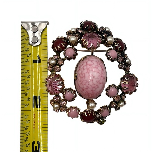 Vintage Schreiner New York Brooch Mid Century Pink Cabochon Rhinestones, Pearls - Picture 9 of 9